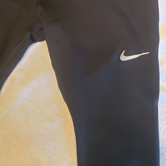 Nike Leggings M w/Oversized Sweatshirt open/ cross back in size M - Picture 10 of 10
